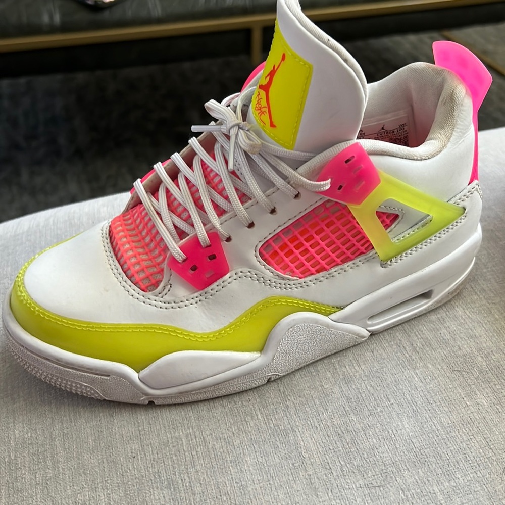 Jordan 4 Retros- lemon Venom
